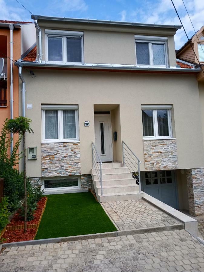 Valentina Apartman Apartment Eger Luaran gambar